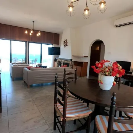 Panoramic Seacave פאהיה